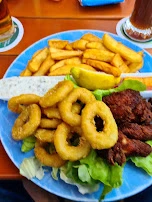 Calamari Chickenwings Und Pommes Mit Salat