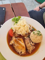 Schweinebraten Mit Semmelknödel Und Krautsalat